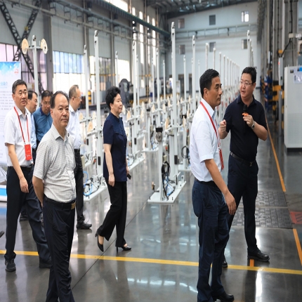 泰州市人大常委會(huì)副主任張育林率隊(duì)視察泰隆科技產(chǎn)業(yè)園項(xiàng)目